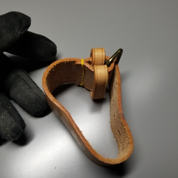 Louis Vuitton Vintage Leather Luggage tag Poignet Accessorie - Picture 9 of 10